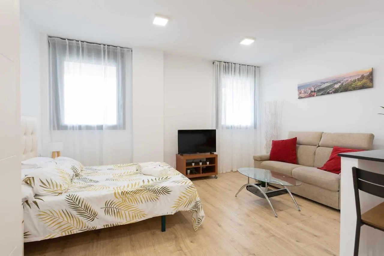 Cosmopolitan Loft & Malaga Beach 0*,  Spain