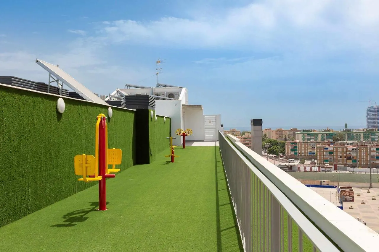 아파트 Cosmopolitan Loft & Malaga Beach